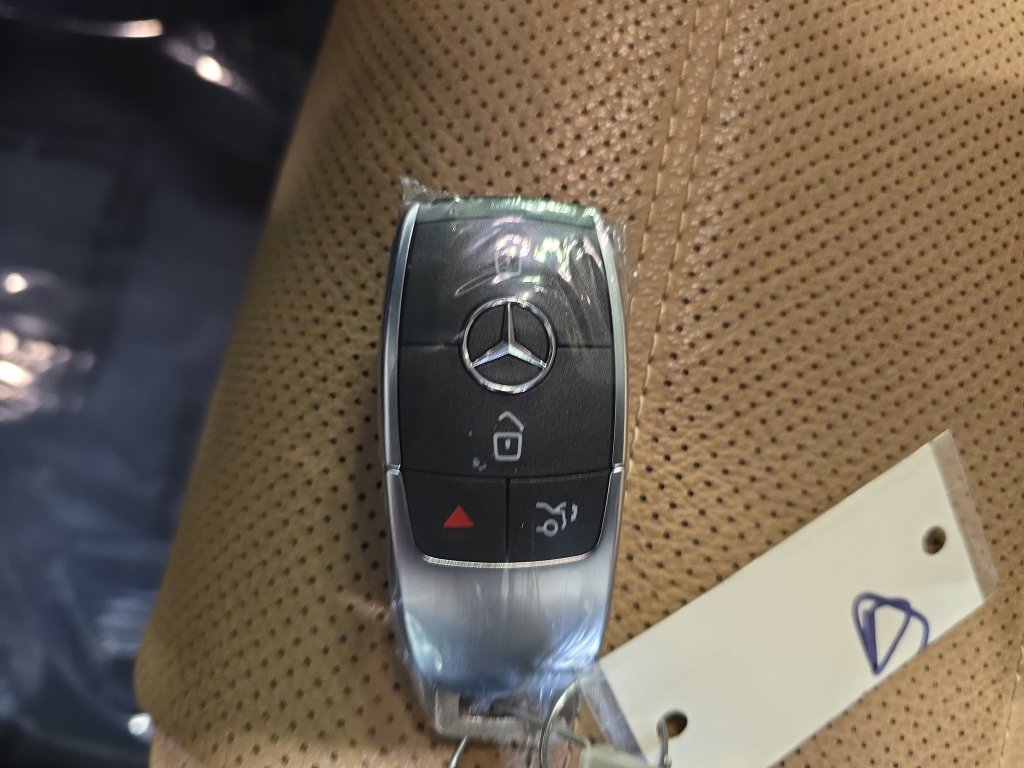 Certified Used 2024 Gray Mercedes-Benz GLE 350 image 39