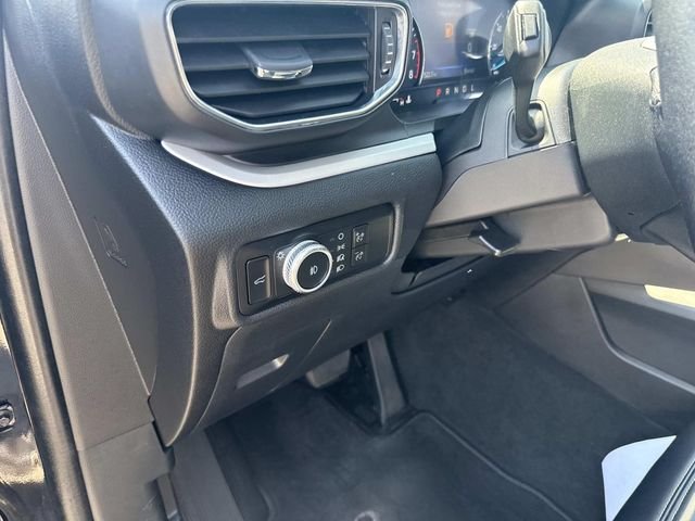 Used 2023 Black Metallic Ford XLT image 24