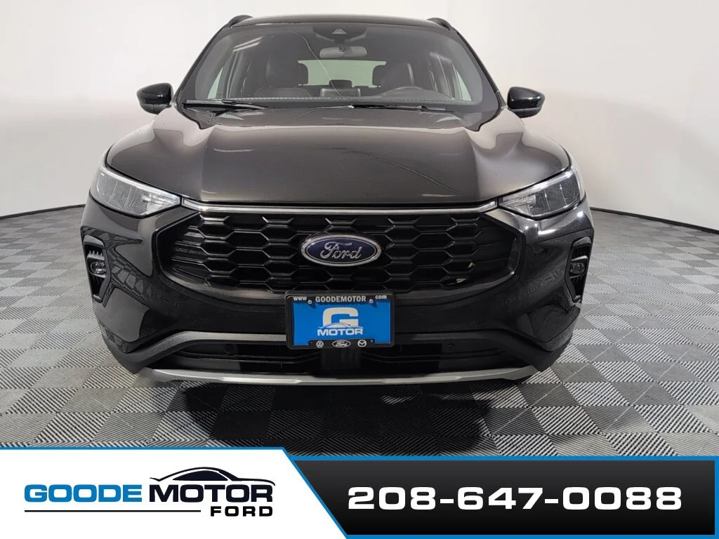 Certified Used 2025 Black Metallic Ford ST-Line Select image 3
