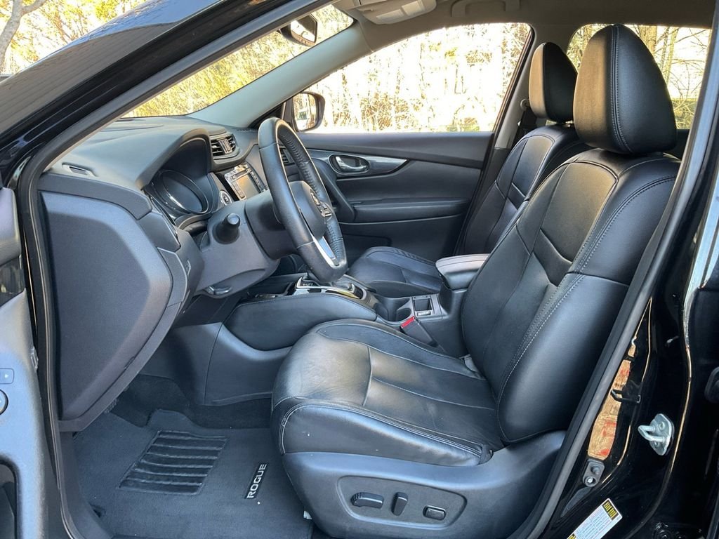 Used 2020 Black Nissan SL image 24