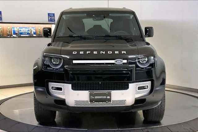 Used 2025 Black Land Rover S image 2