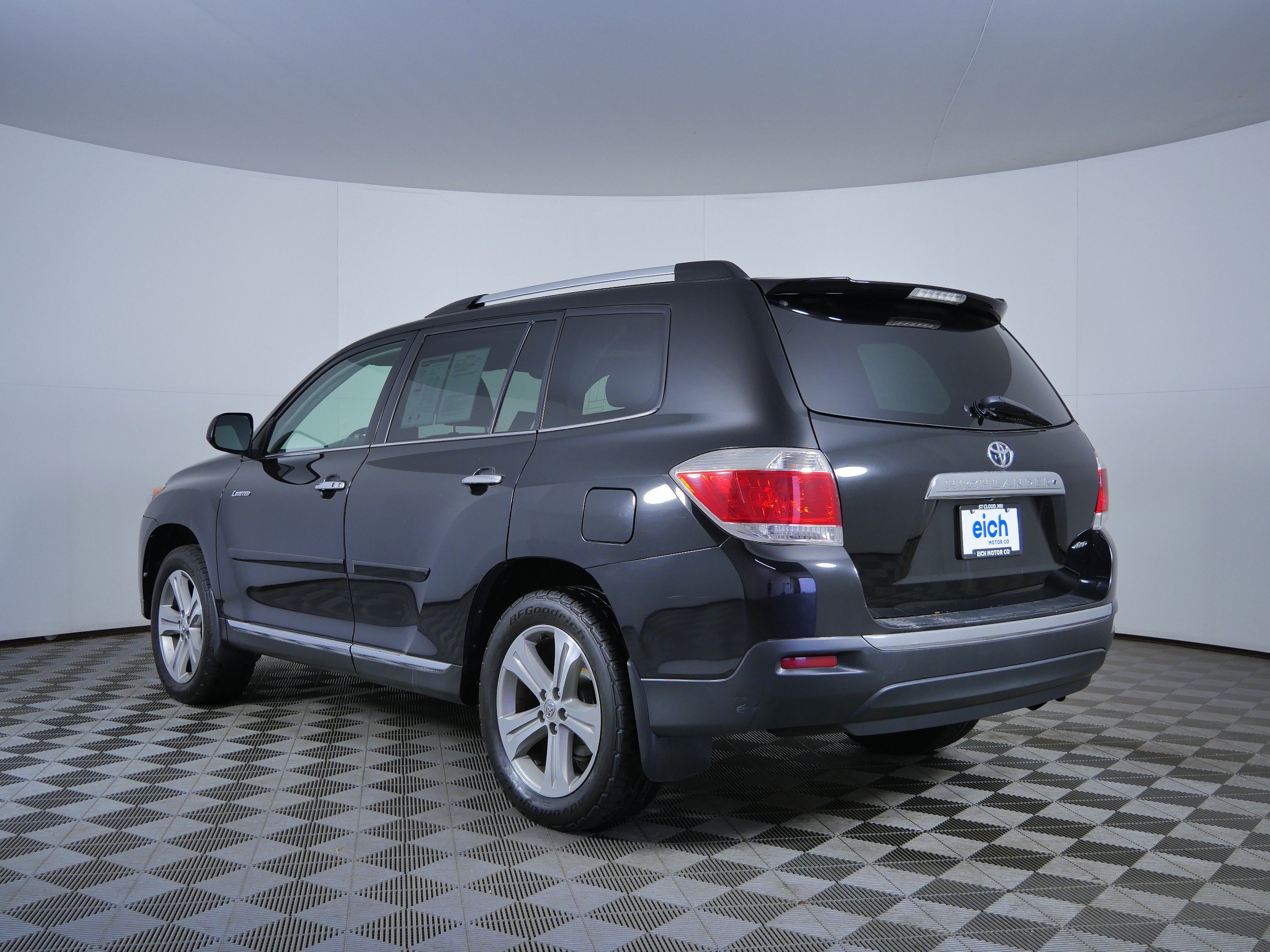 Used 2013 Black Toyota Limited image 5