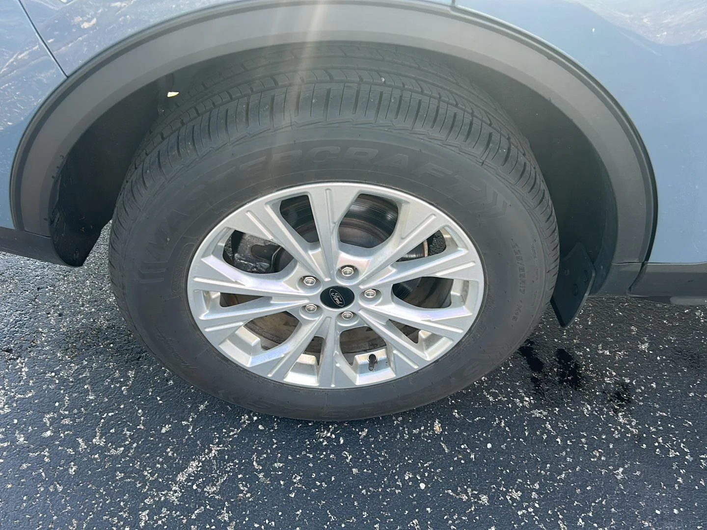 Used 2023 Vapor Blue Ford Active image 11