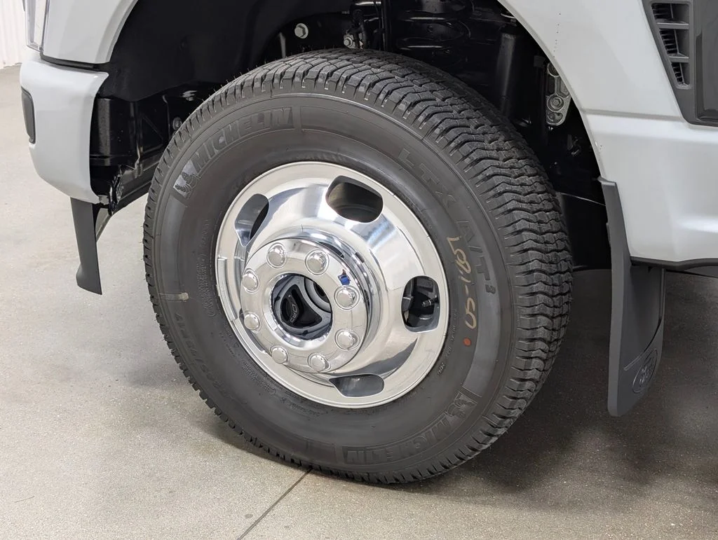 New 2026 Avalanche Ford F-350® Platinum® image 2