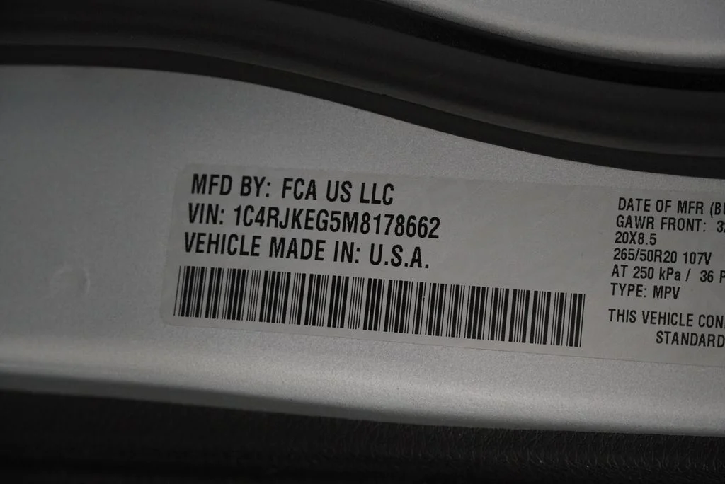 Used 2021 Silver Jeep Summit image 51