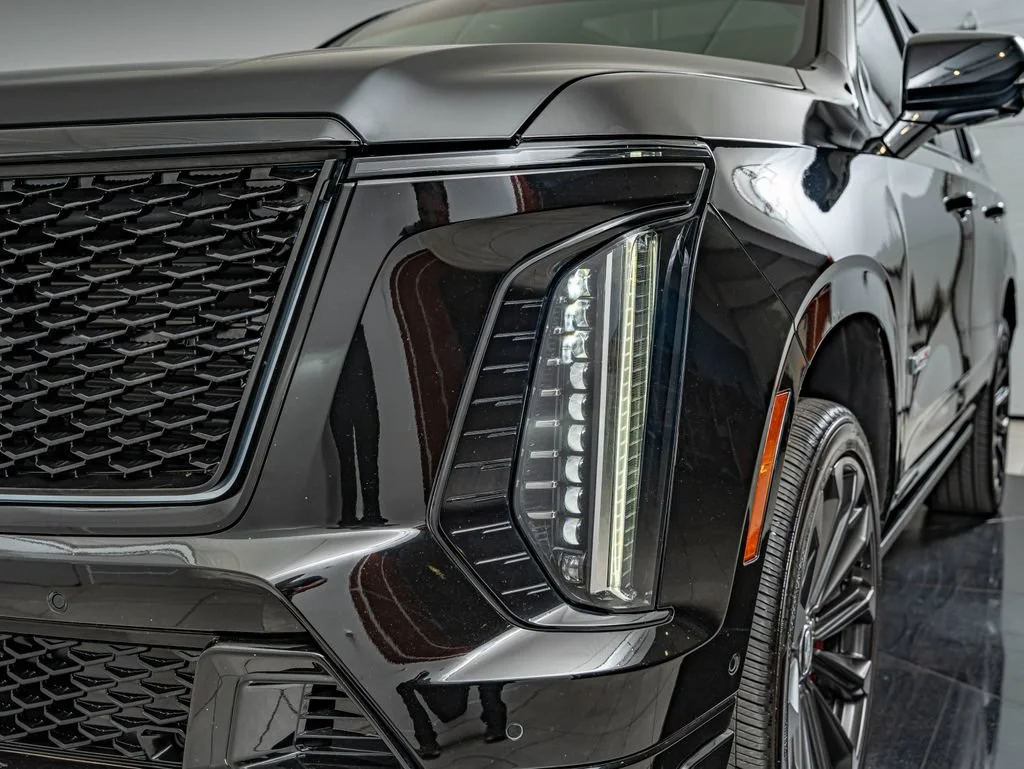 Used 2025 Black Raven Cadillac V-Series image 14
