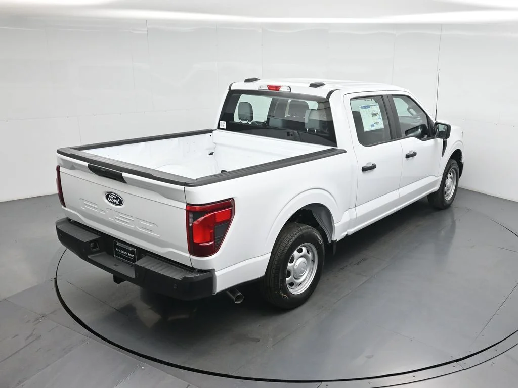 New 2026 Oxford White Ford XL image 37