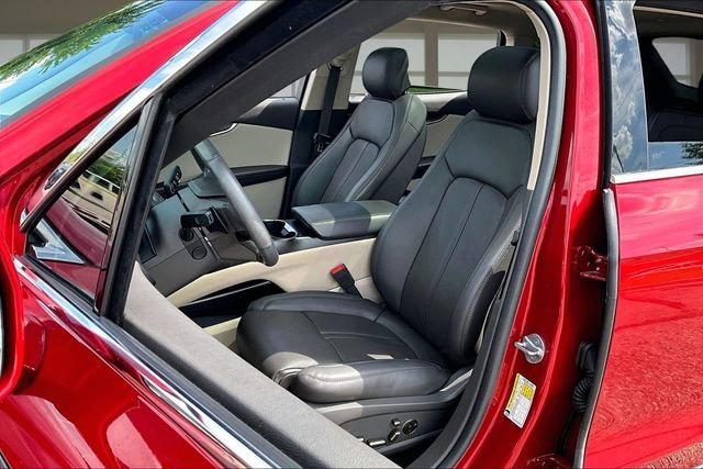 Used 2020 Red Lincoln Reserve image 25