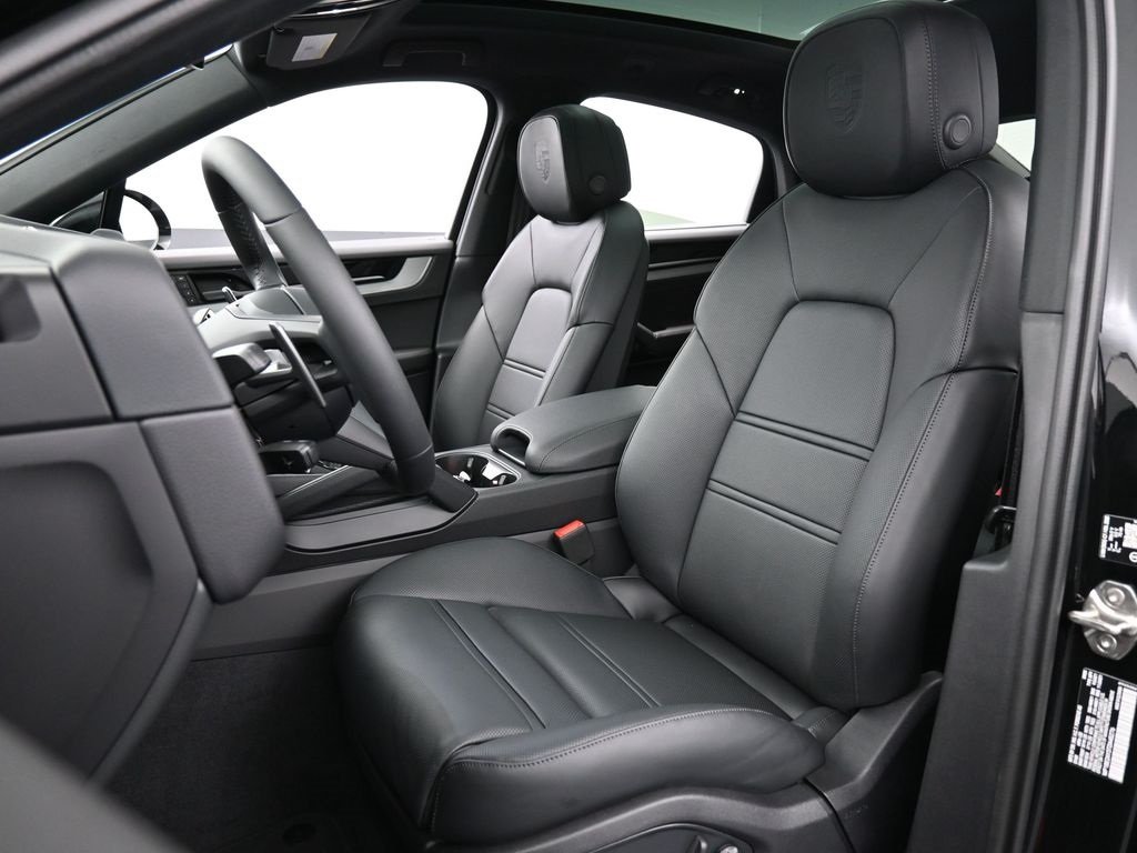 2026 Porsche Cayenne E-Hybrid Coupe photo 4