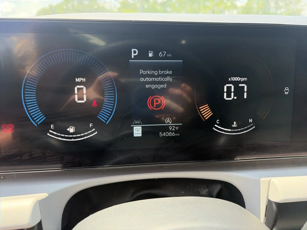 Used 2025 White Hyundai SEL image 35
