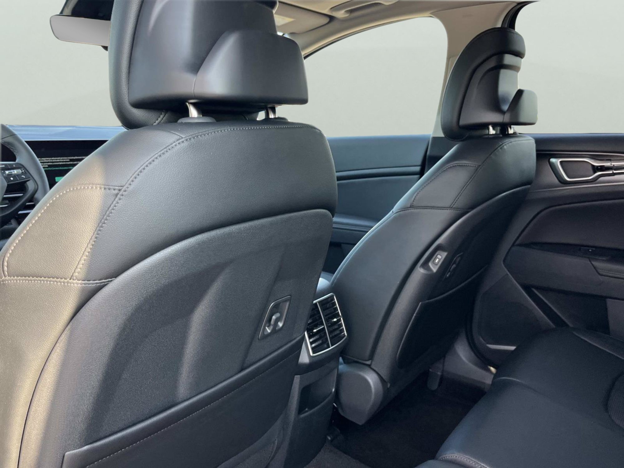 New 2027 Ebony Black Kia EX image 22
