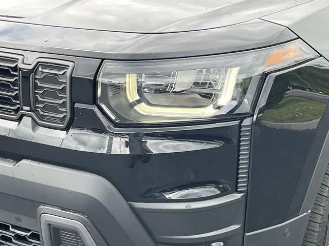 New 2026 Diamond Black Crystal Pearl-Coat Exterior Paint Jeep Overland image 9