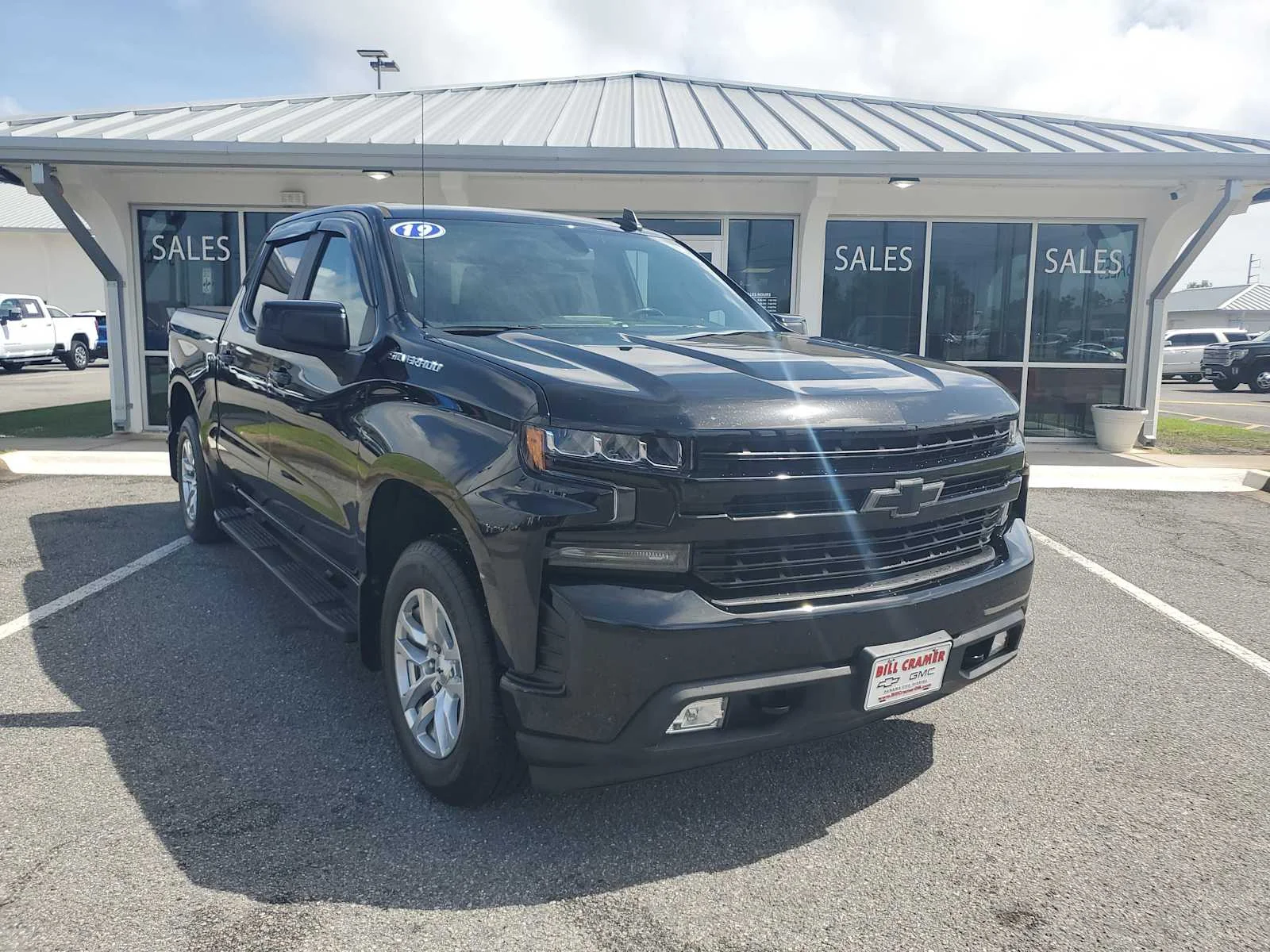 Used 2019 BLACK Chevrolet RST image 9