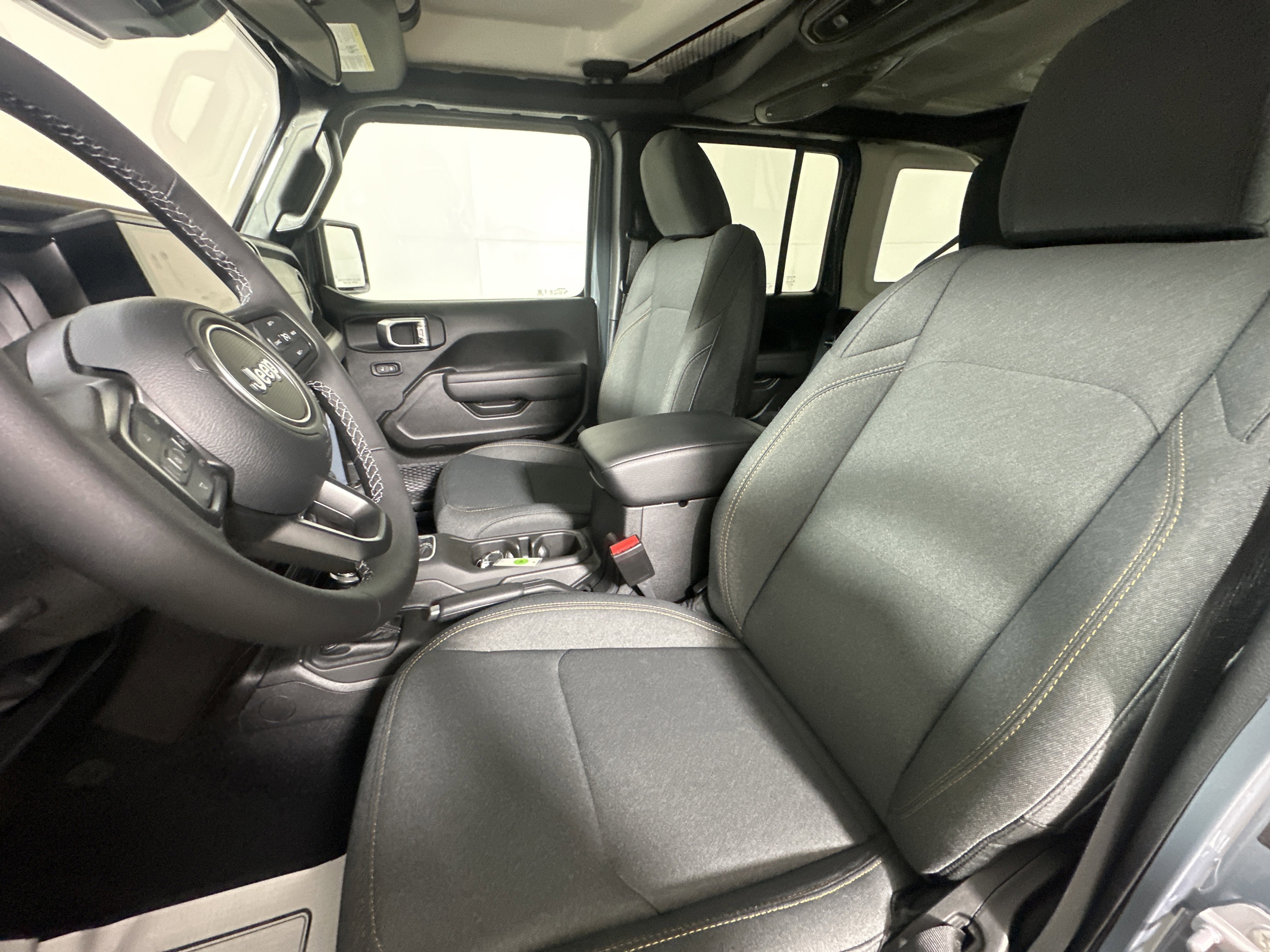 New 2026 Anvil Clear-Coat Exterior Paint Jeep Sport S image 9