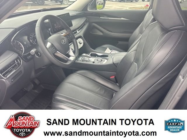 Used 2025 Black INFINITI PURE image 13