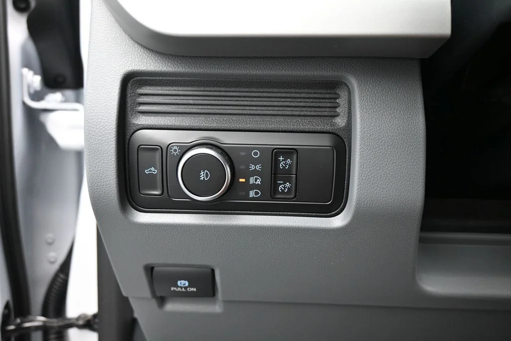 New 2026 Oxford White Ford XL image 11