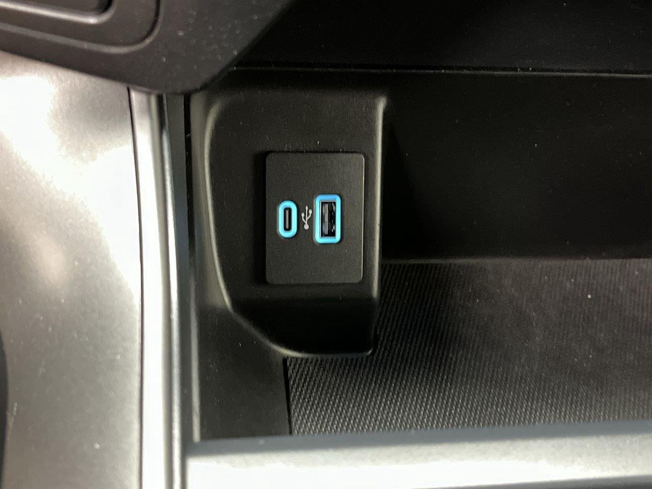 Used 2024 Oxford White Ford XLT image 26