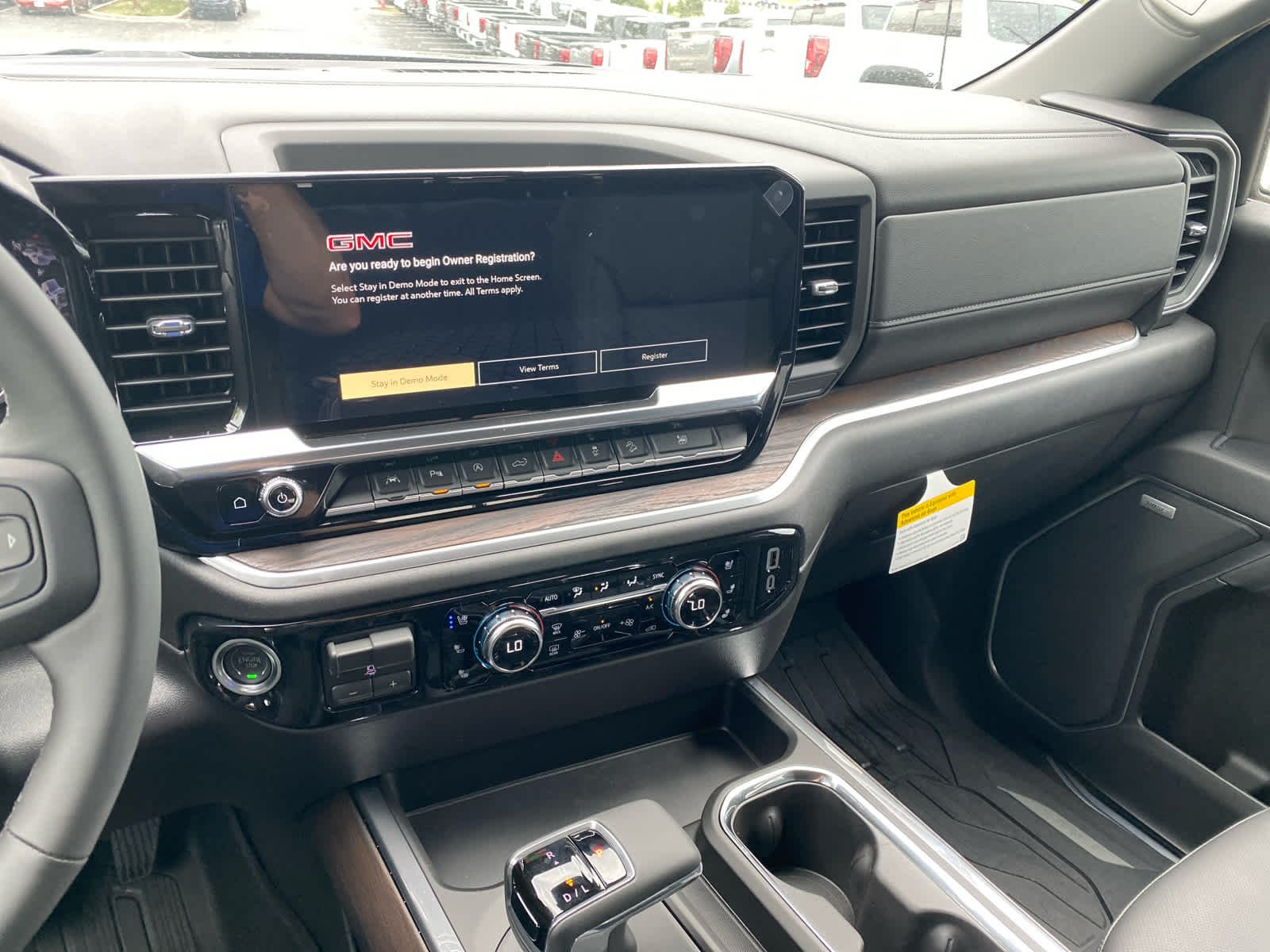 2026 GMC Sierra 1500 SLT - Photo 14