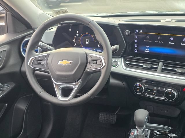 Used 2025 Cypress Gray Chevrolet LT image 26