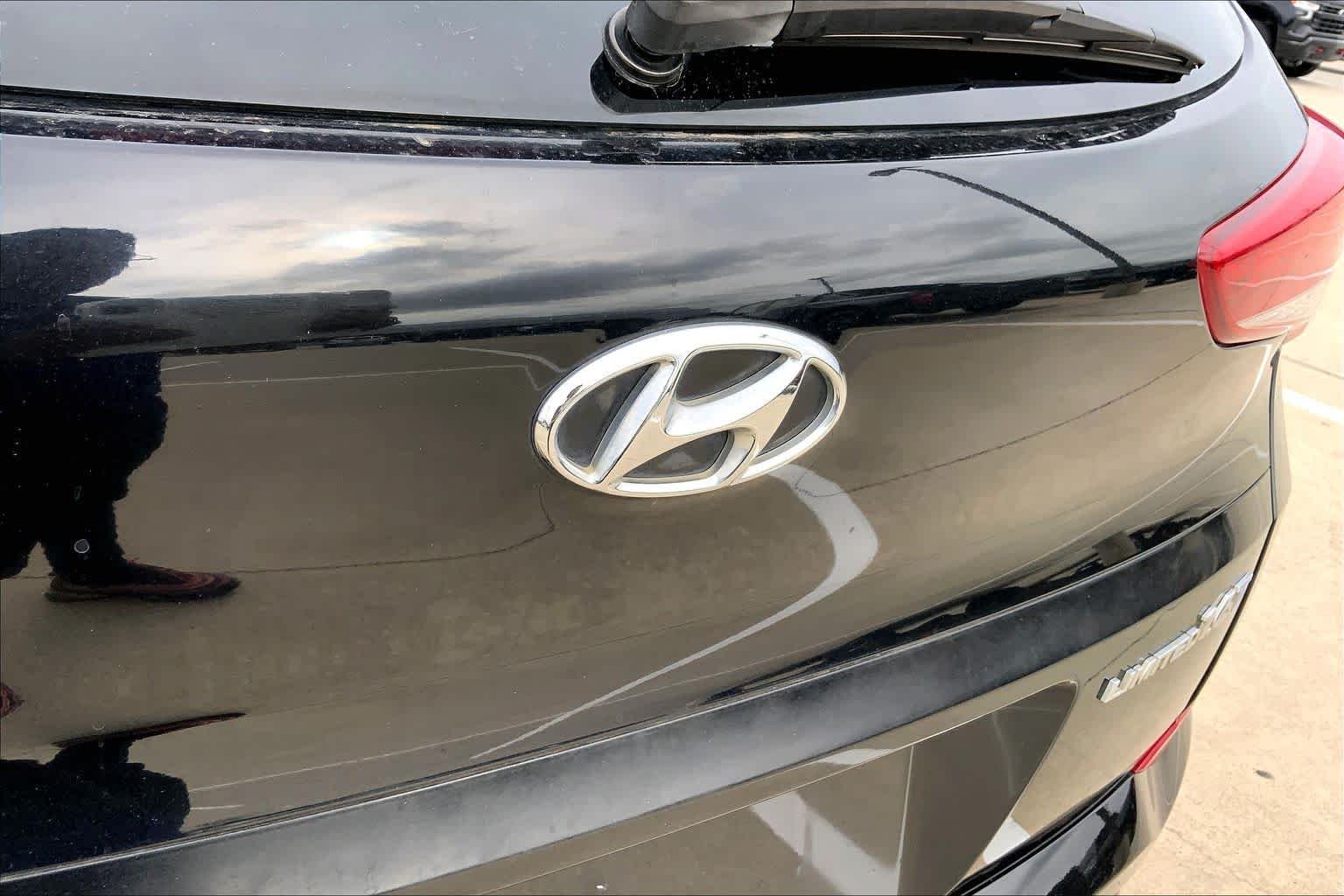 Used 2016 Ash Black Hyundai Limited image 31