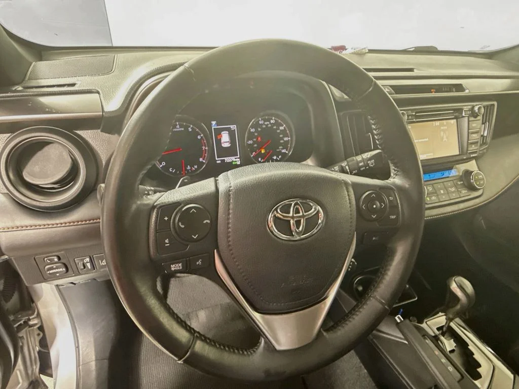 Used 2018 Silver Sky Metallic Toyota SE image 11