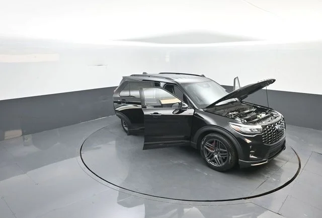 New 2026 Black Ford ST image 39