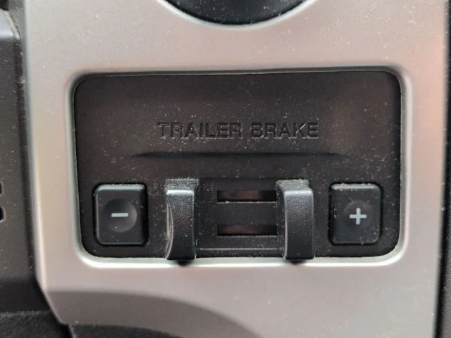 Used 2014 Blue Ford XLT image 18