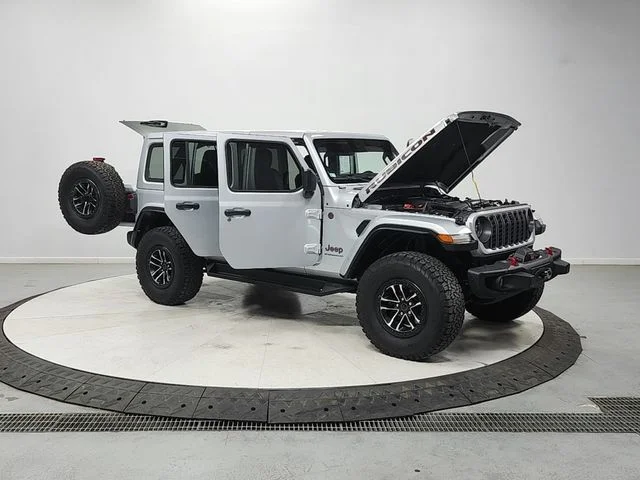 Used 2024 Silver Jeep Rubicon X image 9