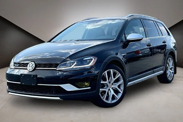 Used 2018 Black Volkswagen TSI SEL image 1