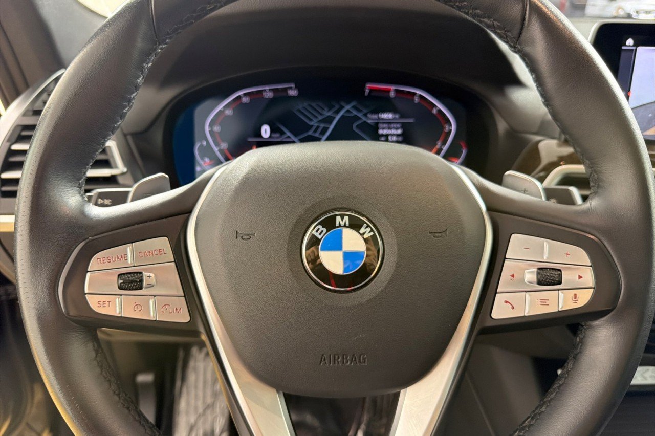 Used 2024 GRAPHITE GREY METALL BMW sDrive30i image 23