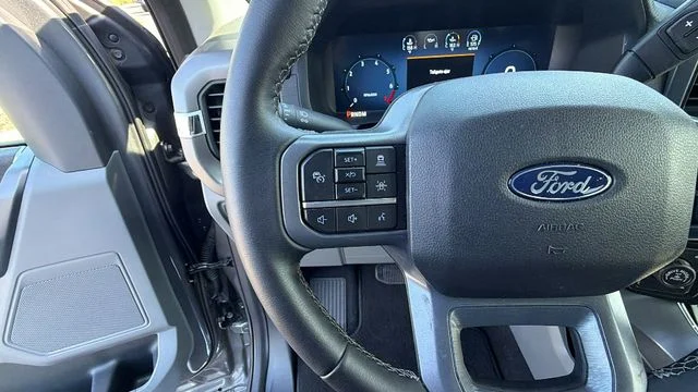 Used 2025 Gray Ford XLT image 28