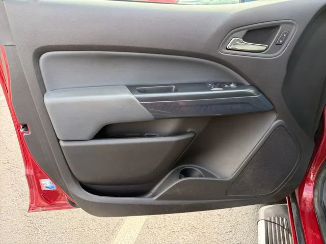 Used 2015 RED ROCK METALLIC Chevrolet 4WD Z71 image 18