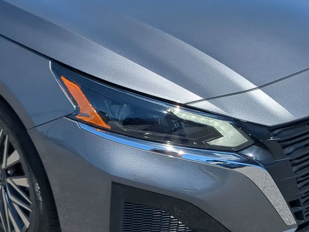 2025 Nissan Altima SV - Photo 9