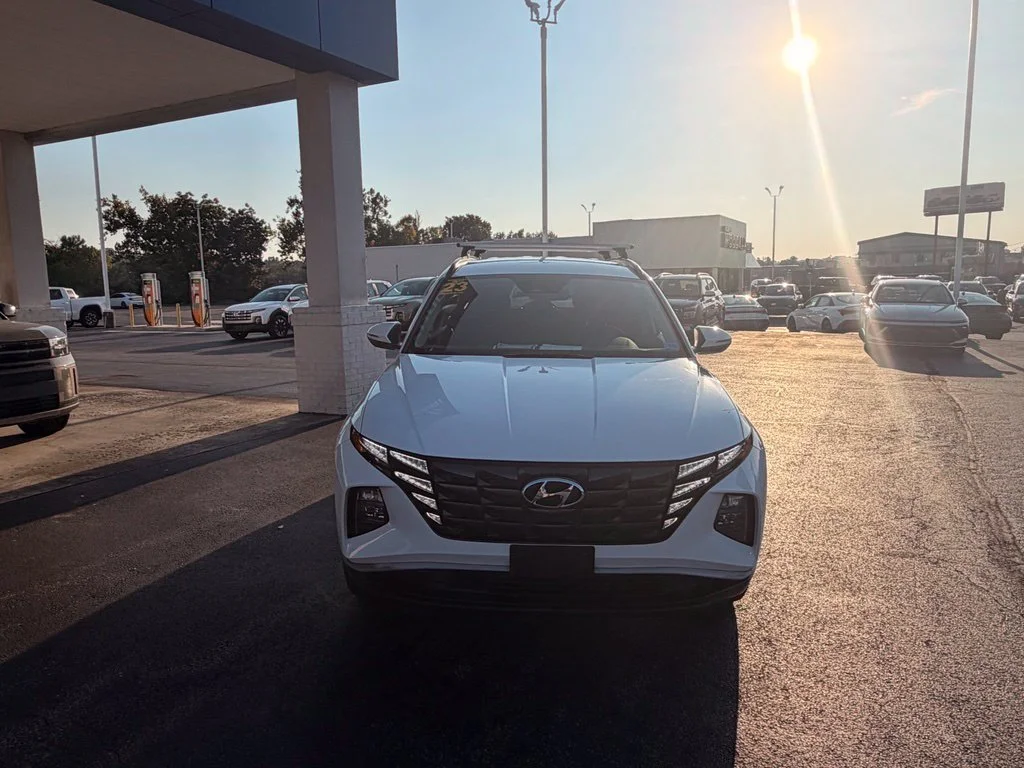 Used 2023 Serenity White Hyundai SEL image 2