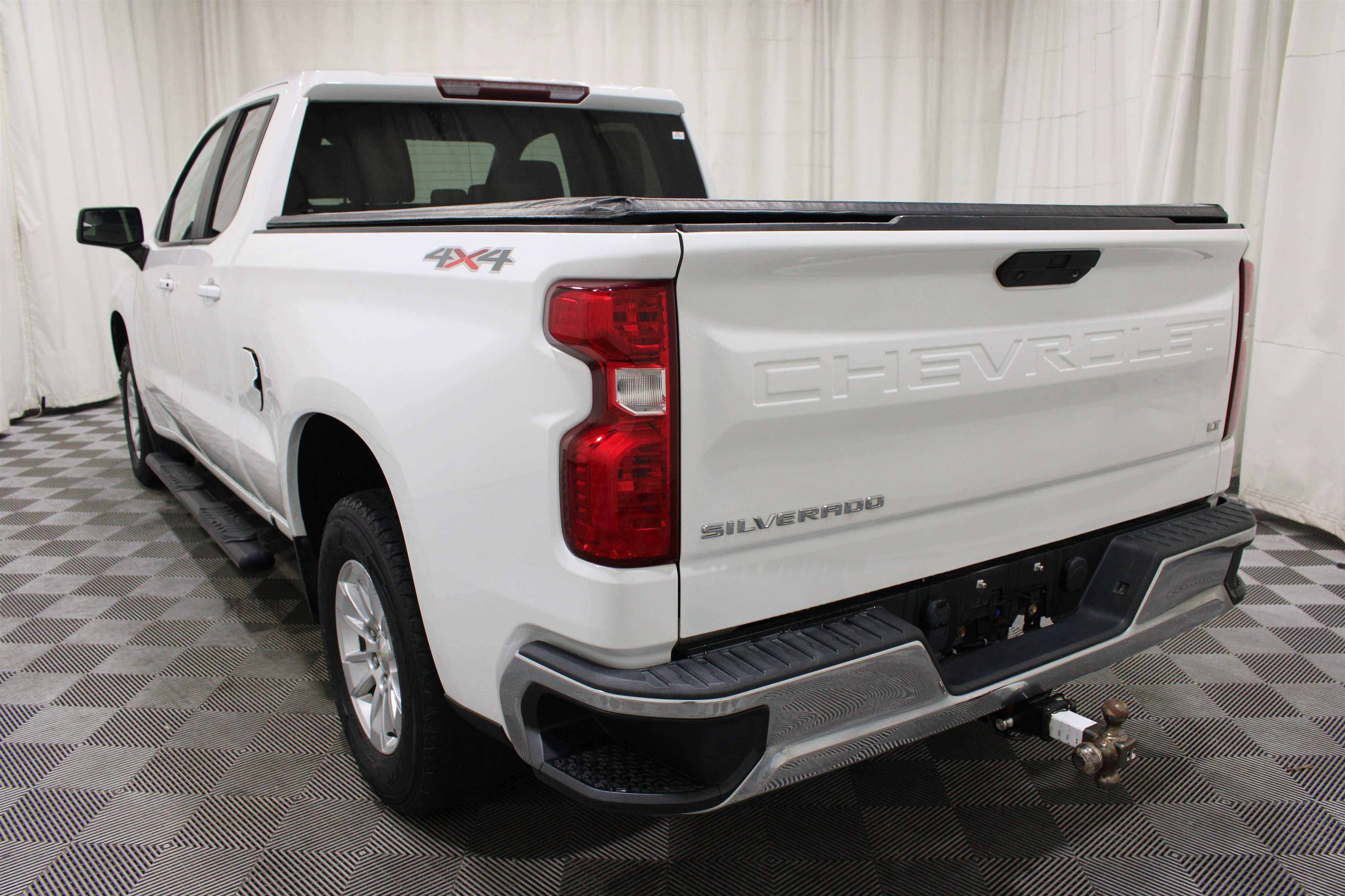 Used 2020 Summit White Chevrolet LT image 31