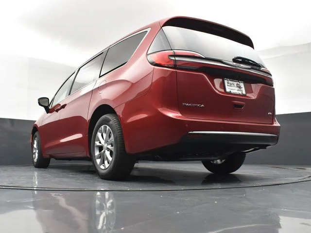 2026 Chrysler Pacifica Select - Photo 19