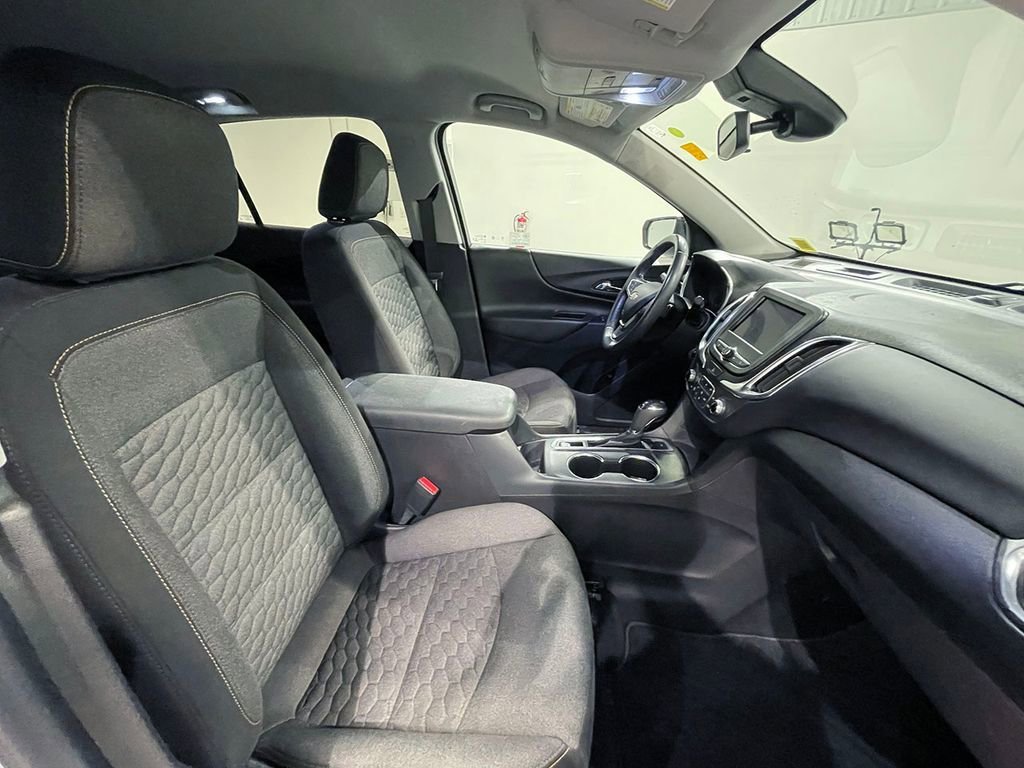 Used 2021 SILVER ICE METALLIC Chevrolet LT image 27