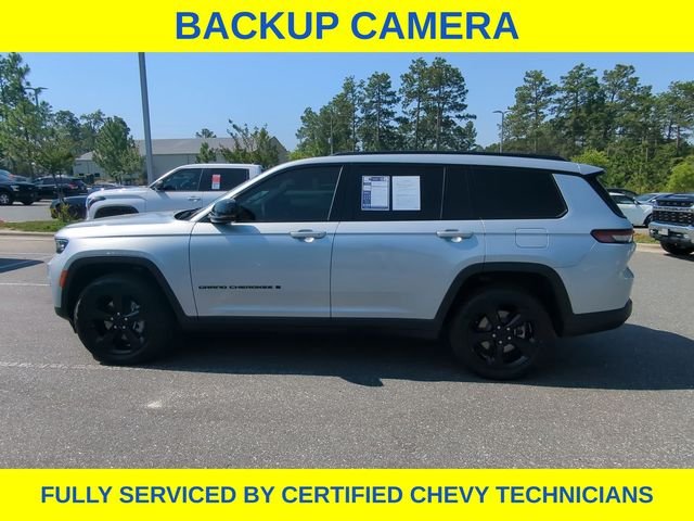 Used 2024 Silver Jeep Altitude X image 9