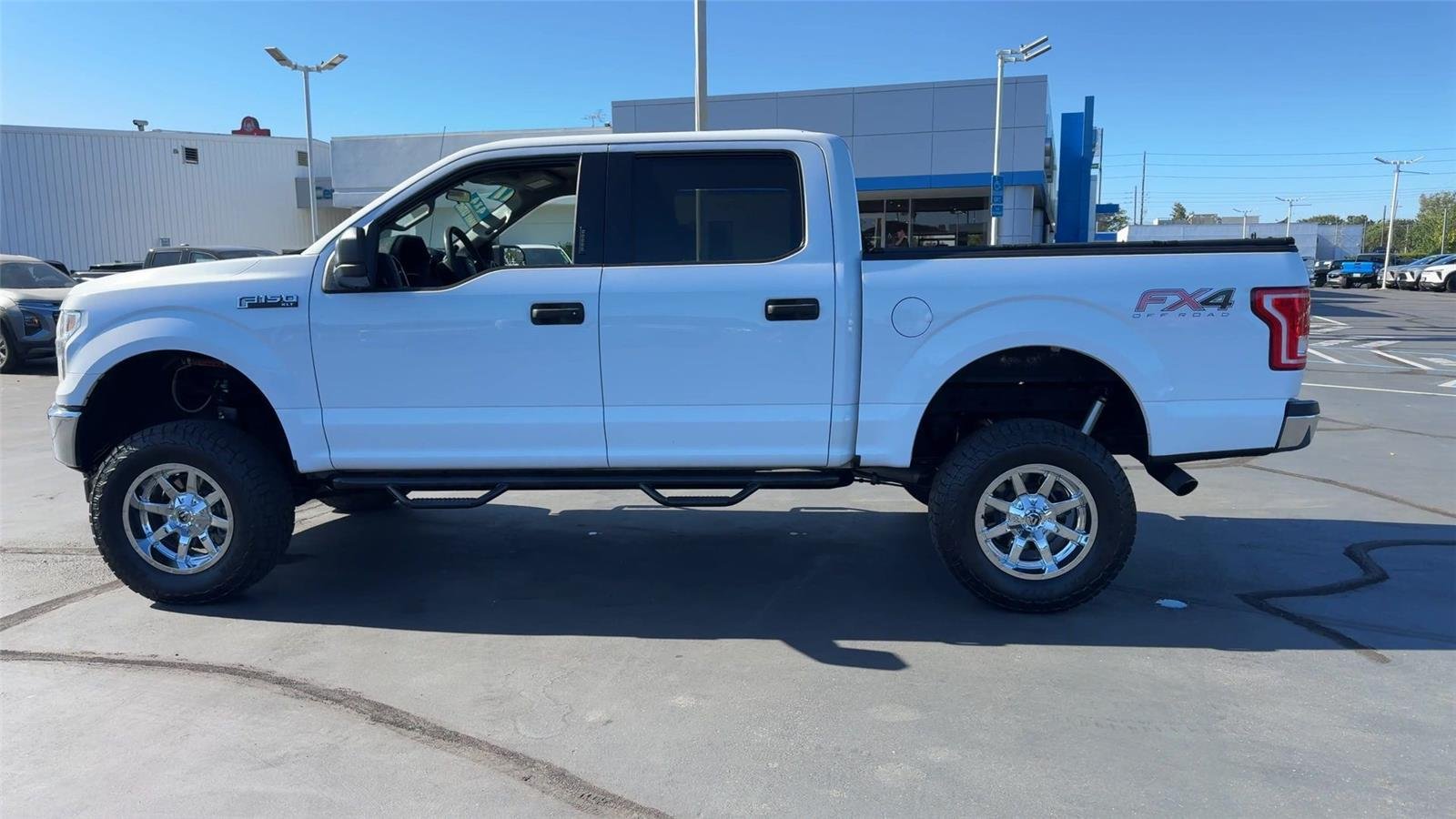 Used 2017 Gold Ford XLT image 8