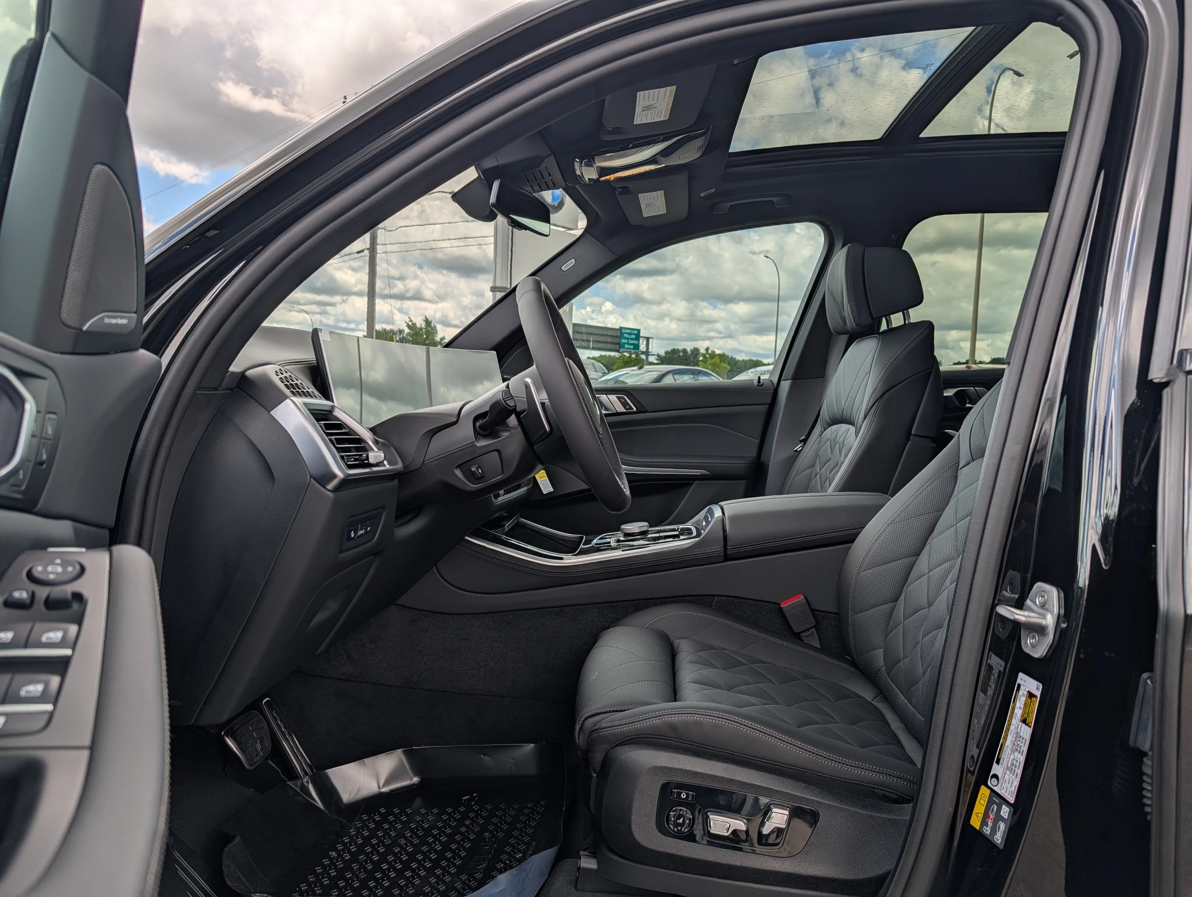 New 2026 Black Sapphire Metallic BMW xDrive50e image 5