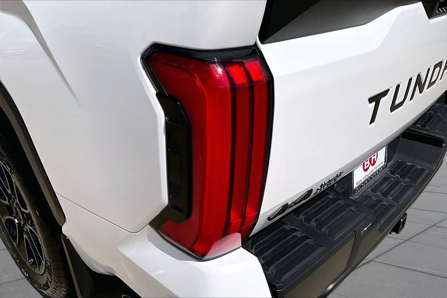 Used 2025 Ice Cap Toyota SR5 image 26