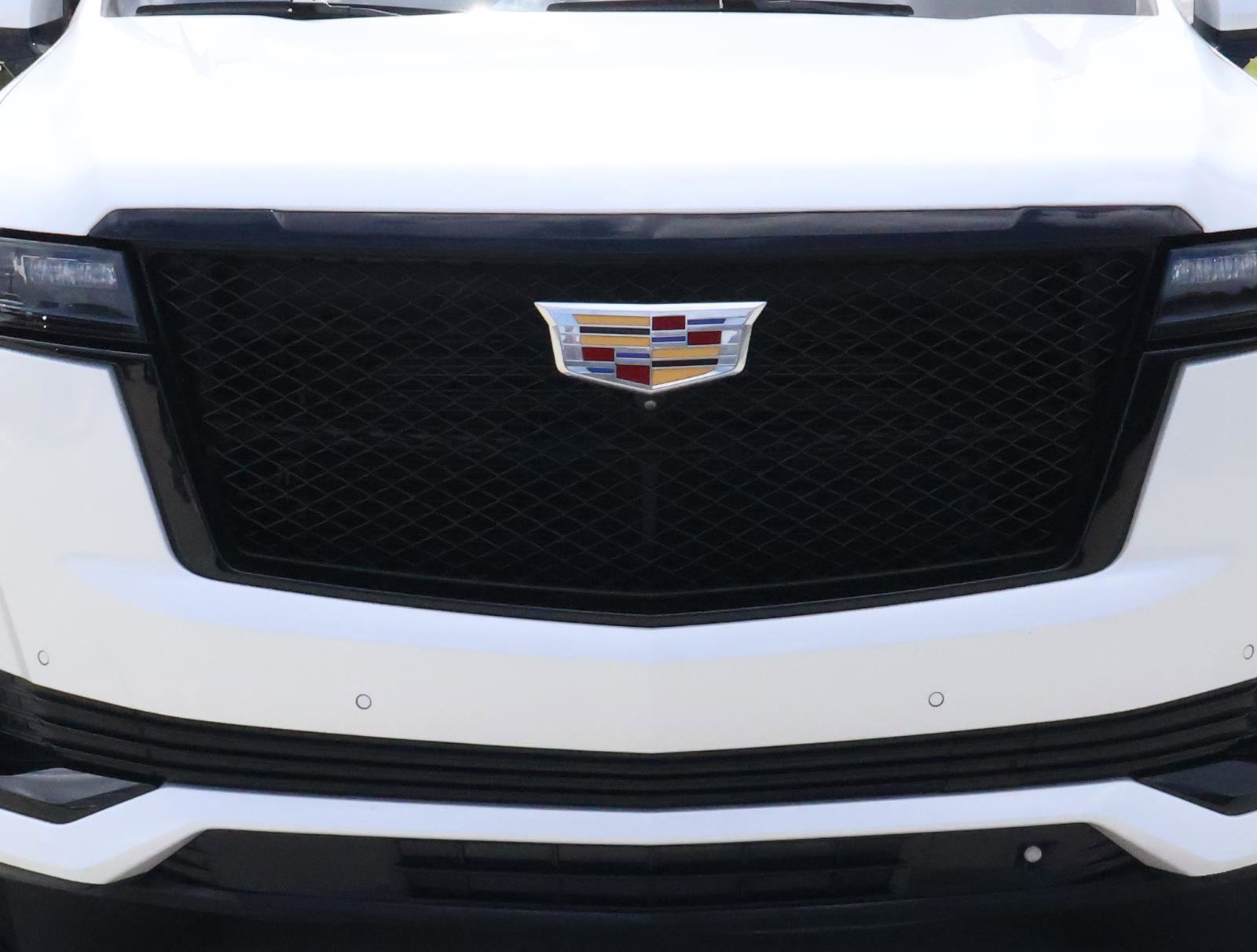 Used 2024 Crystal White Tricoat Cadillac Sport Platinum image 7