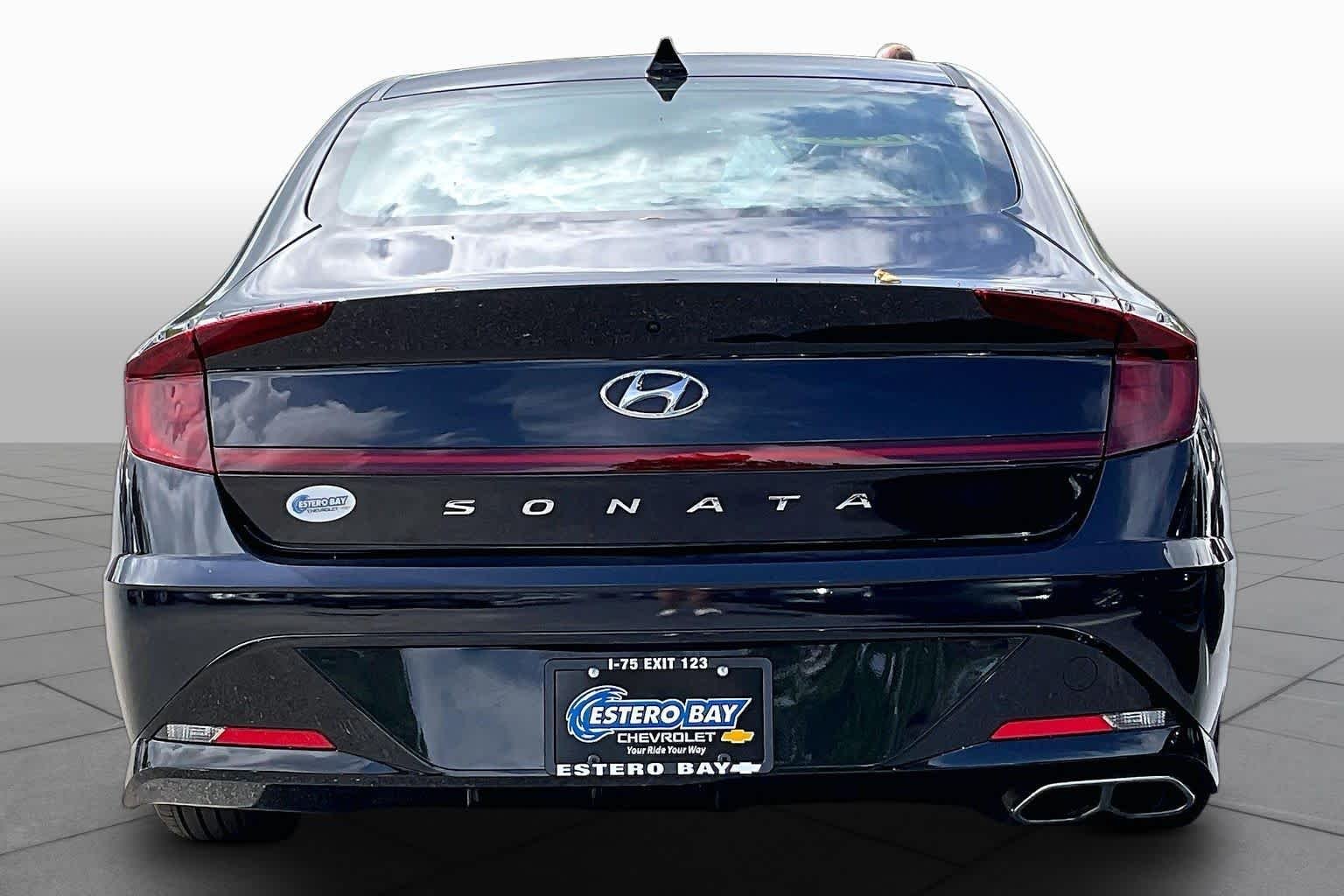 Used 2023 Carbon Blue Hyundai SEL image 5