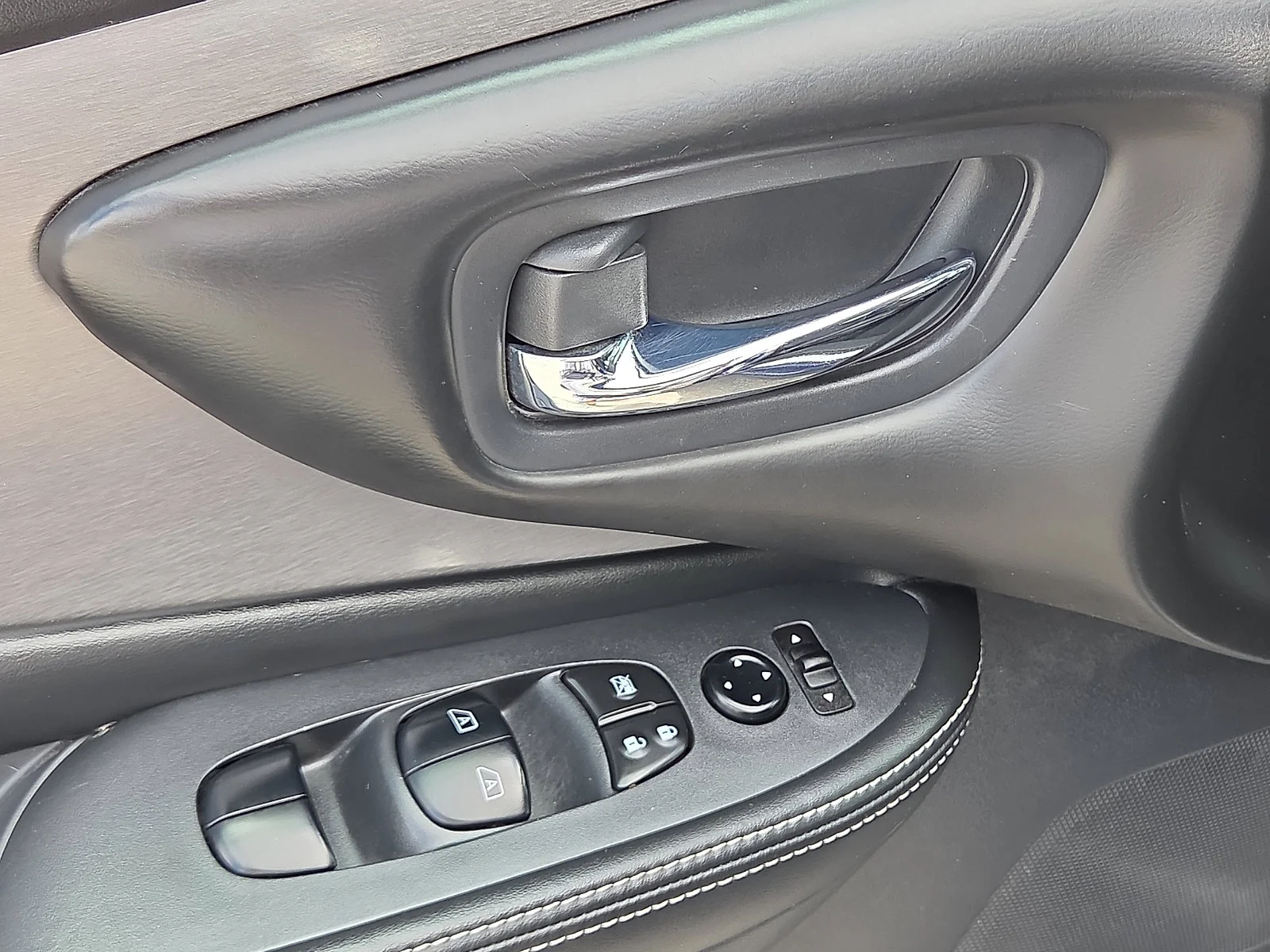 Used 2020 Deep Blue Pearl Nissan SV image 13