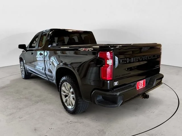 Used 2020 Black Chevrolet Custom image 3
