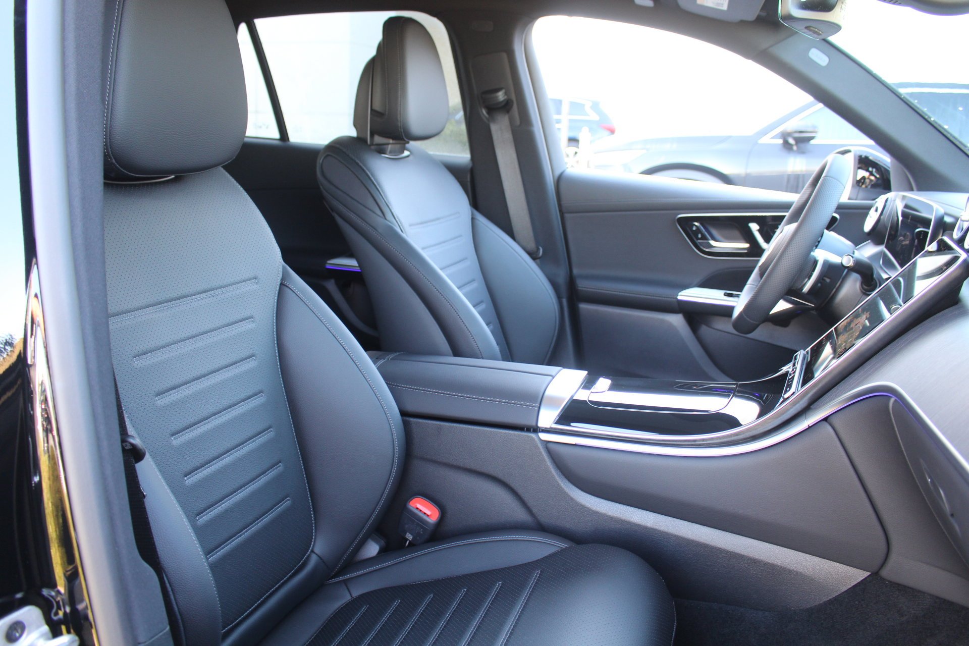 New 2026 Black Mercedes-Benz GLC 300 image 21