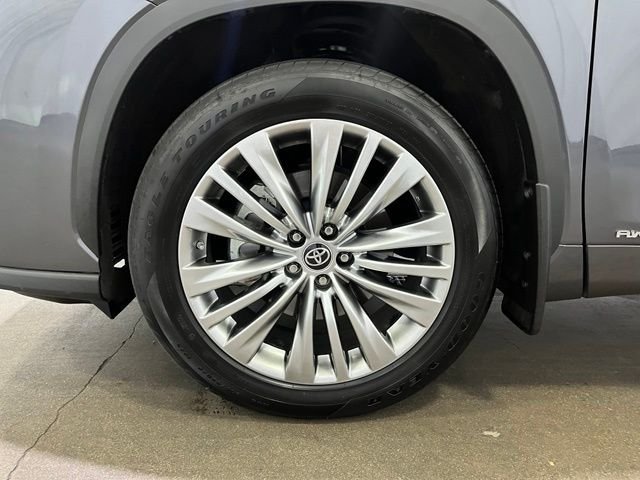 Used 2023 Gray Toyota Platinum image 28