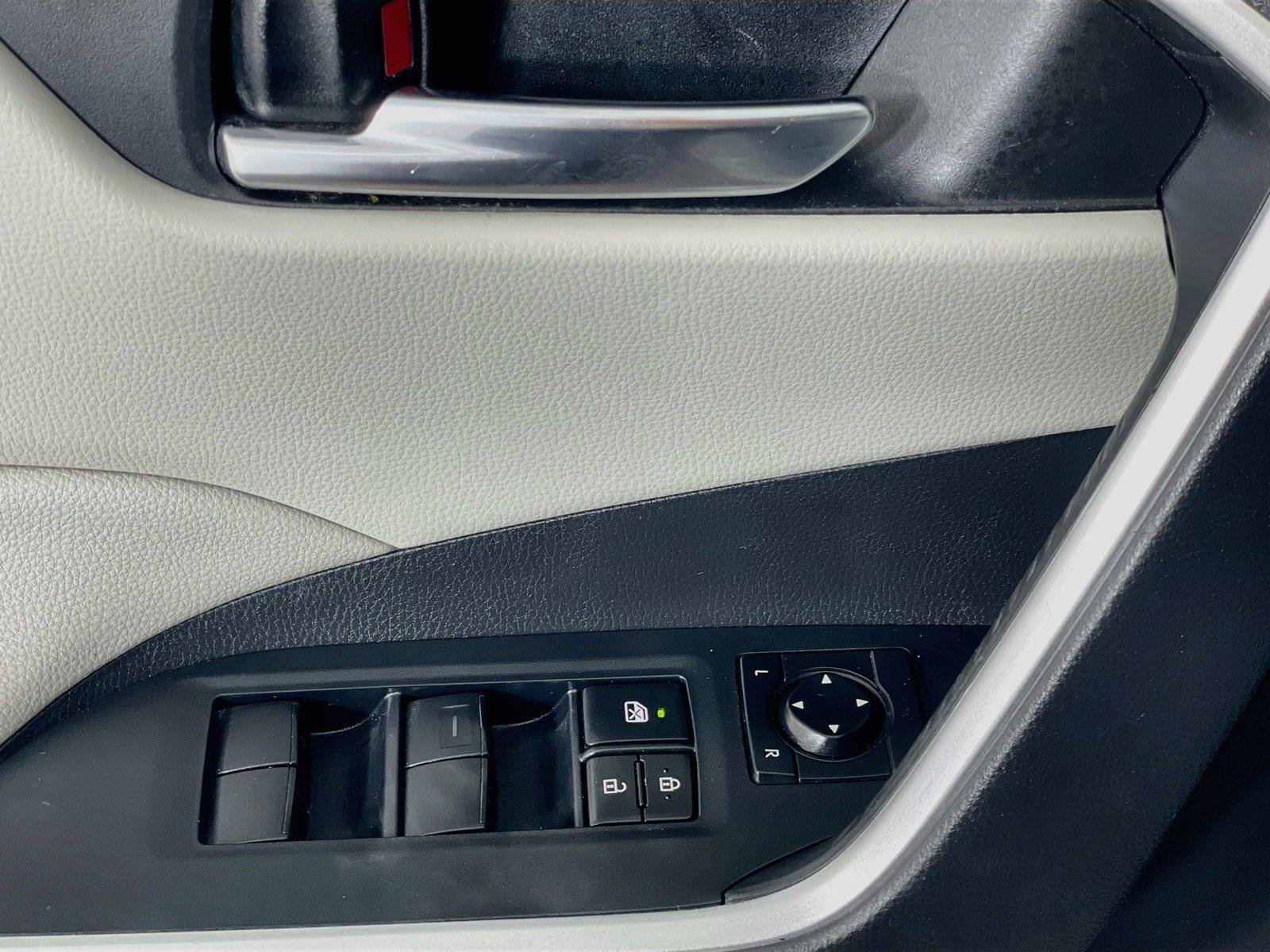 Used 2021 Super White Toyota XLE image 20