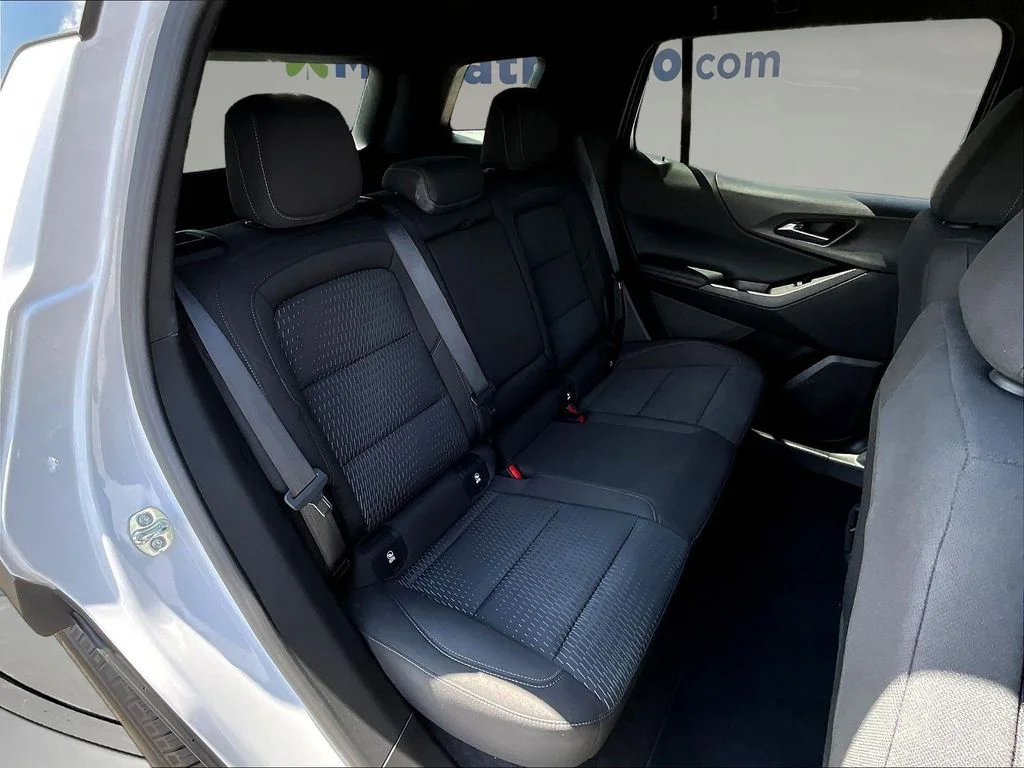 Used 2025 White Chevrolet LT image 28