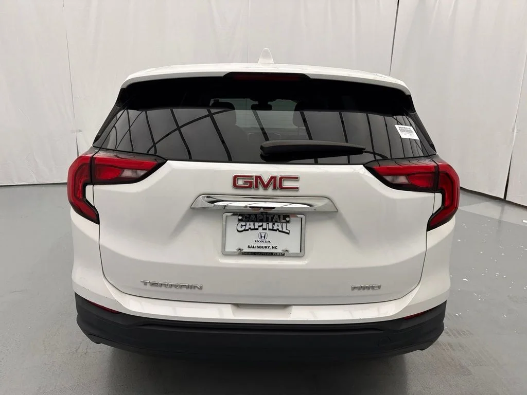 Used 2020 Summit White GMC SLE image 8